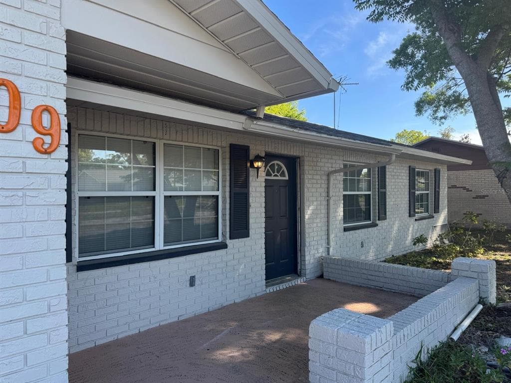 609 AVOCADO DRIVE SEFFNER, FL 33584