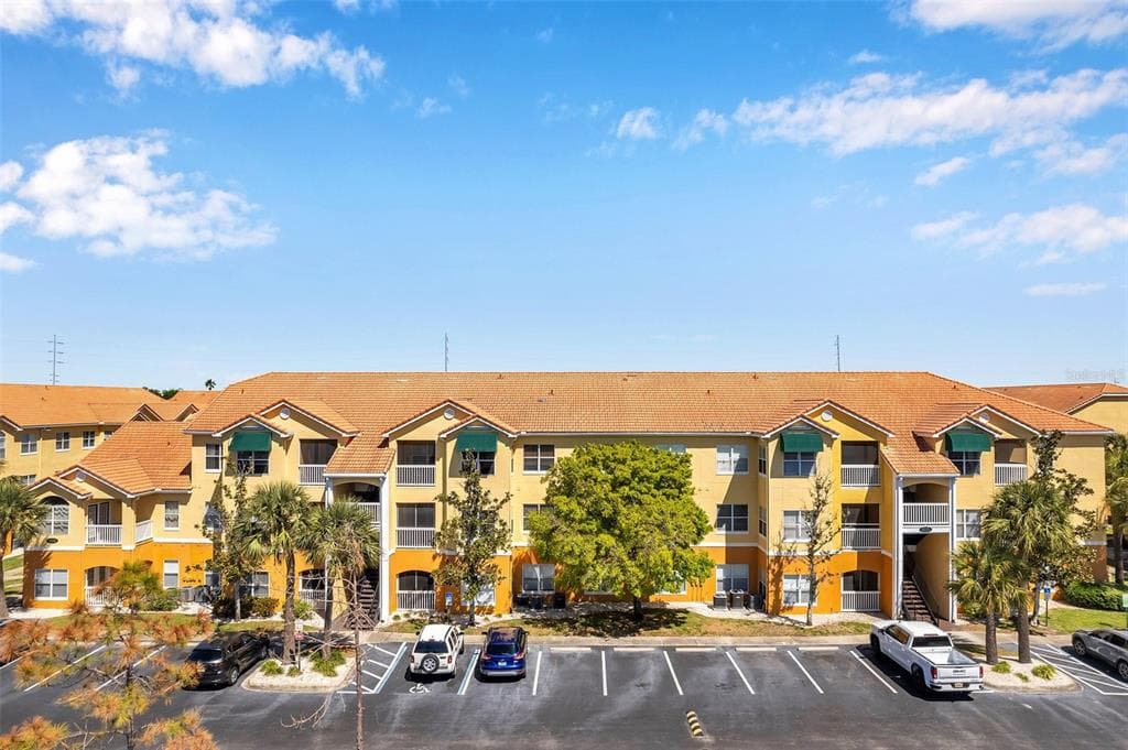 10764 70TH AVENUE UNIT 6105 SEMINOLE, FL 33772