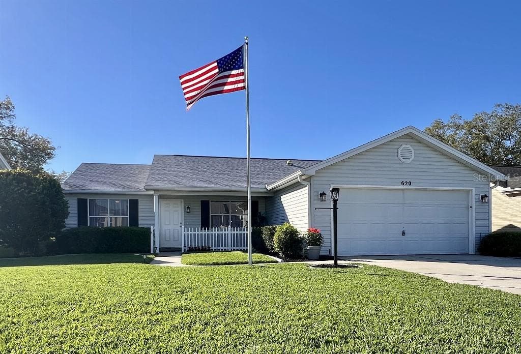 620 SAN PEDRO DRIVE LADY LAKE, FL 32159
