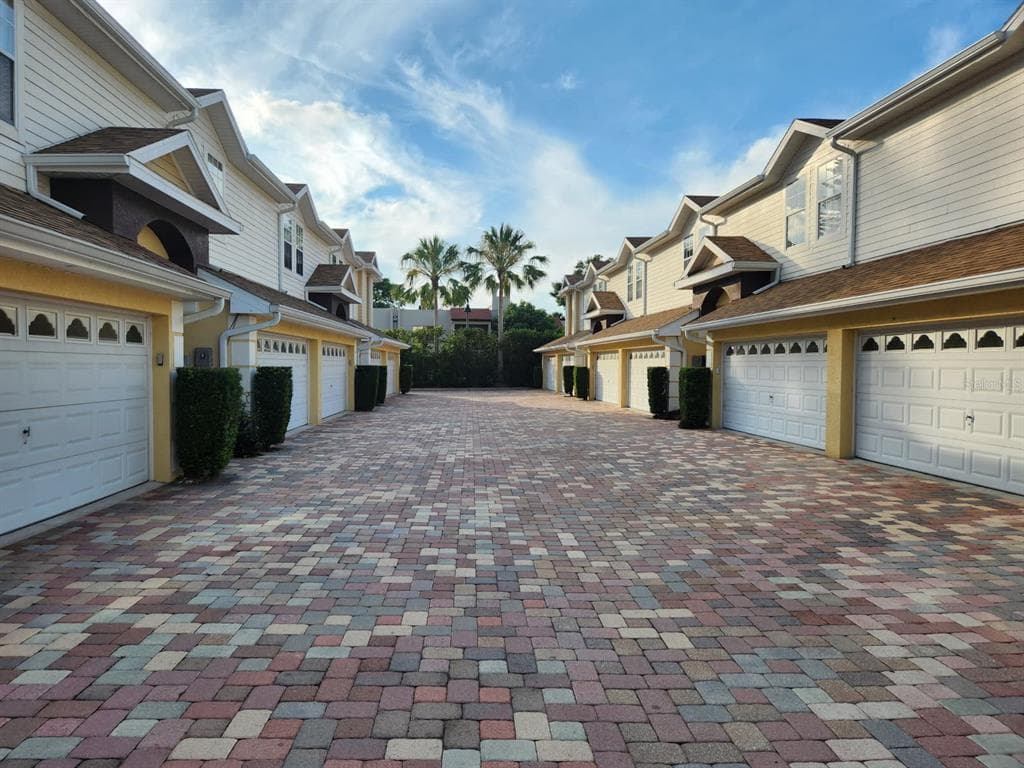 2979 ESTANCIA PLACE CLEARWATER, FL 33761
