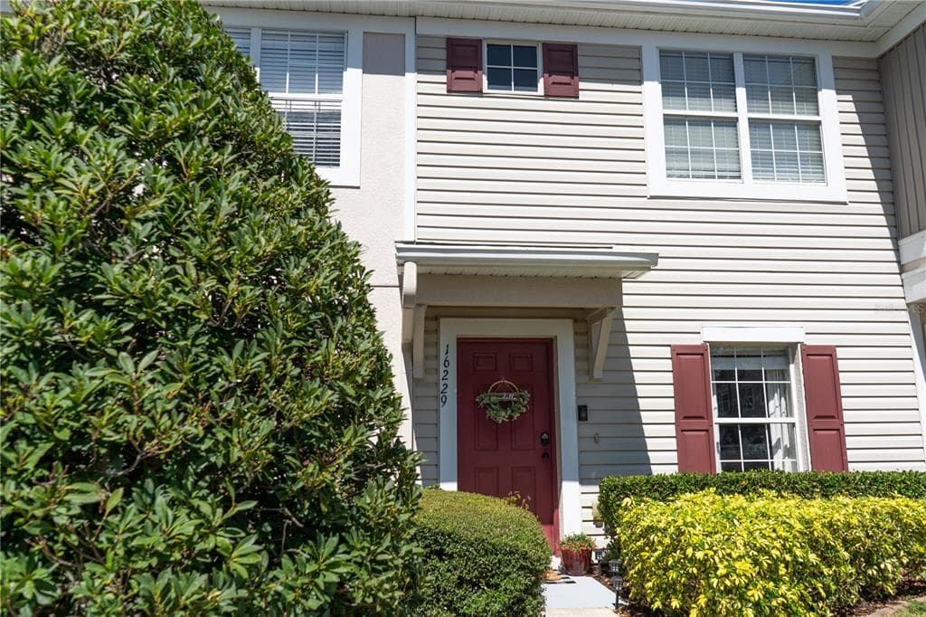 16229 SWAN VIEW CIRCLE