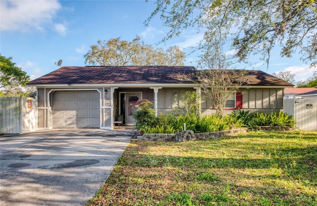 5741 RIDDLE ROAD HOLIDAY, FL 34690