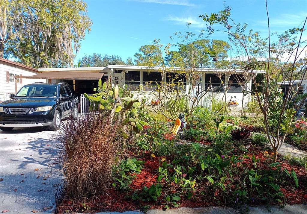 109 FERN DRIVE DEBARY, FL 32713