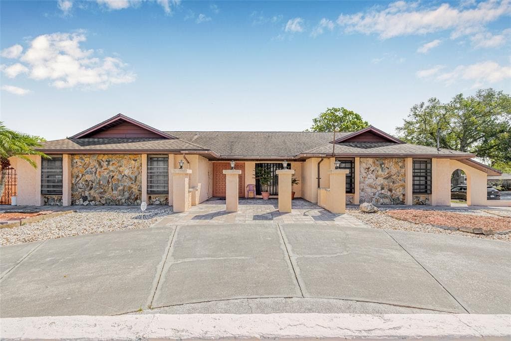 4701 KELLY ROAD TAMPA, FL 33615