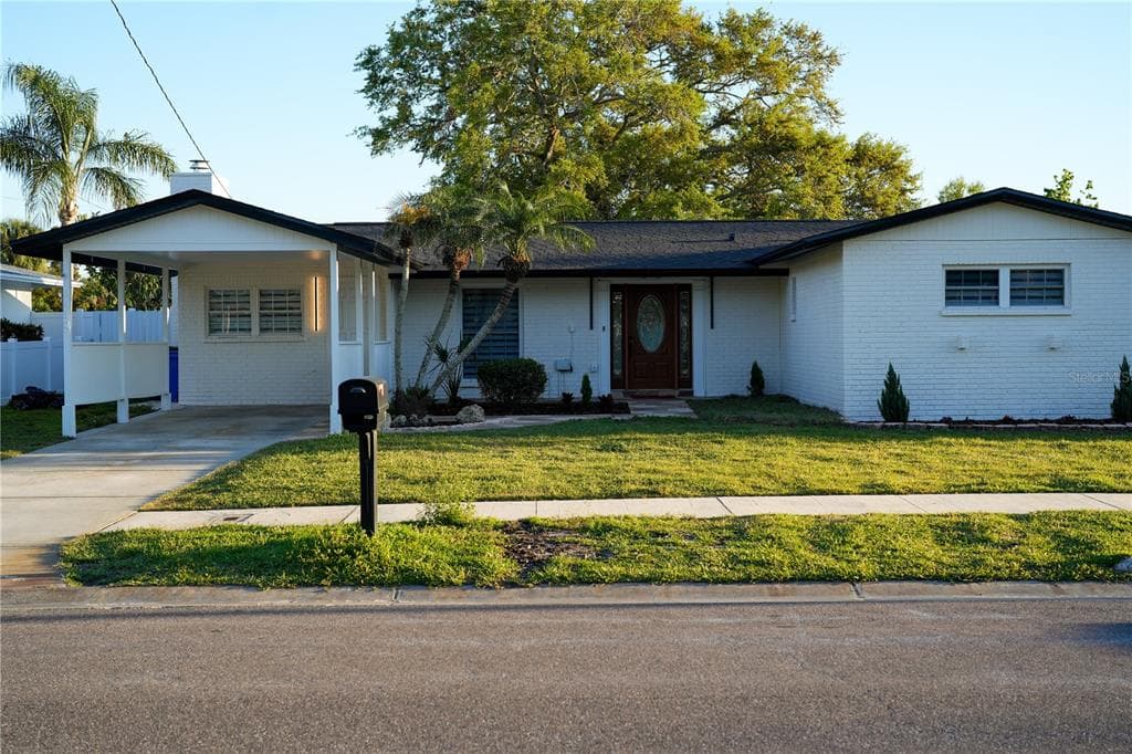 8412 STILLBROOK AVENUE TAMPA, FL 33615