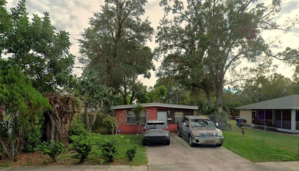2110 OAKLEY AVENUE S ST PETERSBURG, FL 33712