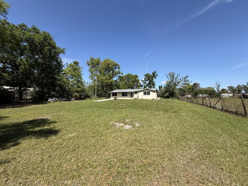 9526 EASTFIELD ROAD THONOTOSASSA, FL 33592