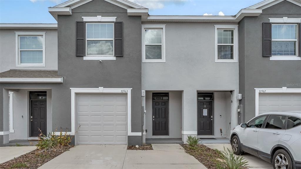 32963 PEZ LANDING LANE WESLEY CHAPEL, FL 33543