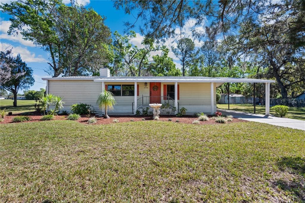 3946 ERNEST DRIVE WESLEY CHAPEL, FL 33543