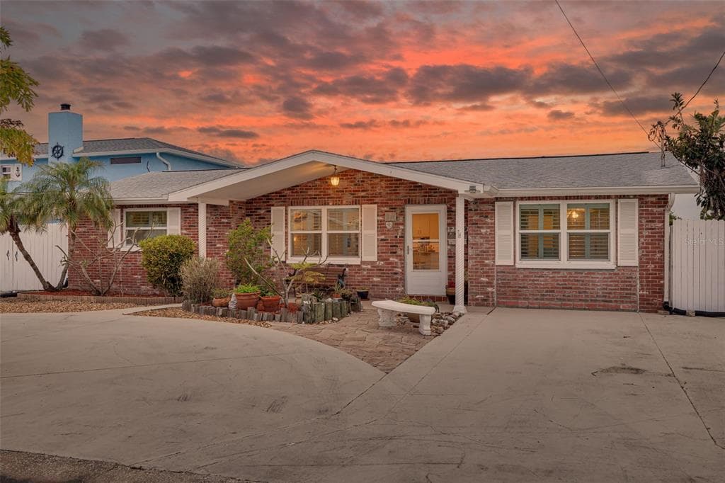 12821 5TH ISLE HUDSON, FL 34667