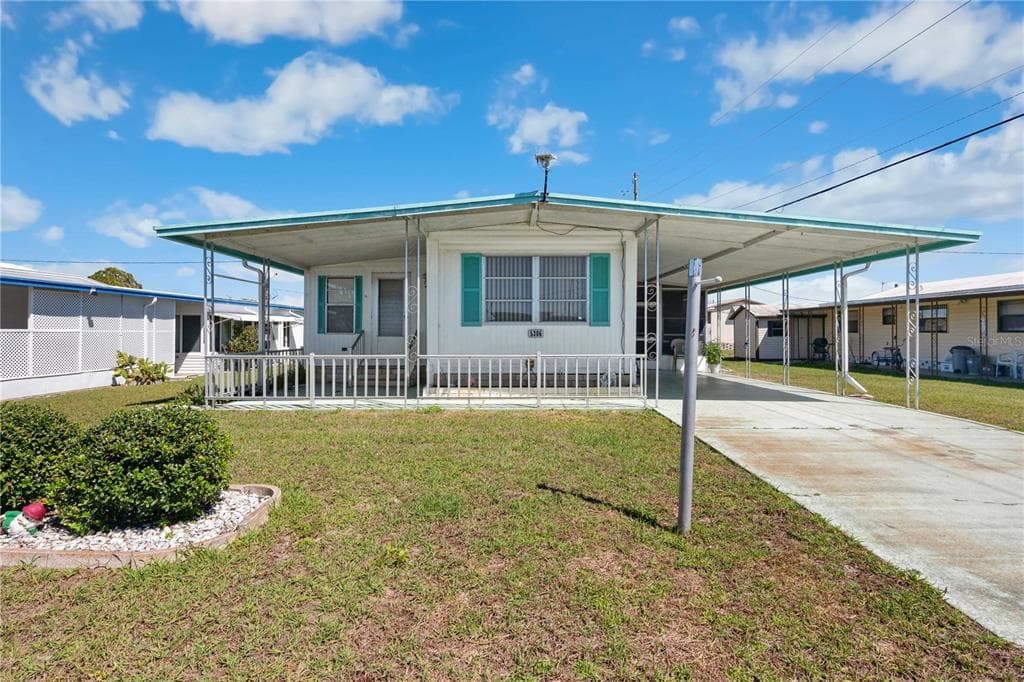 5306 MARY STREET ZEPHYRHILLS, FL 33542