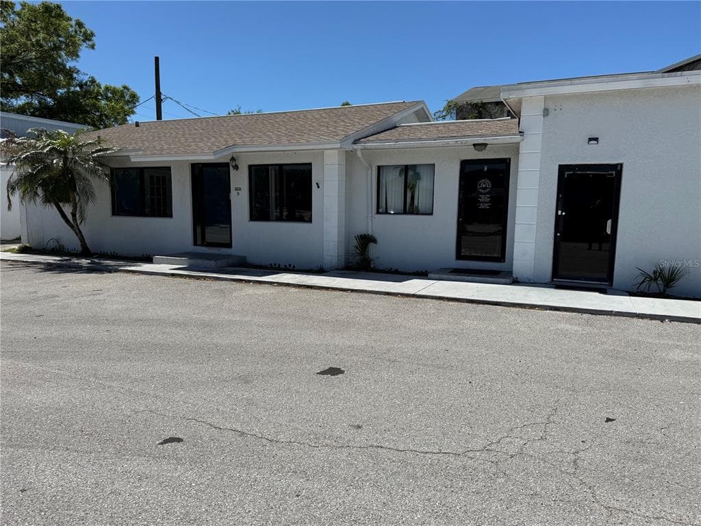 5630 PARK BOULEVARD UNIT D PINELLAS PARK, FL 33781