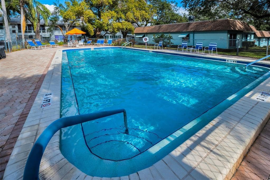 200 GLENNES LANE UNIT 201 DUNEDIN, FL 34698