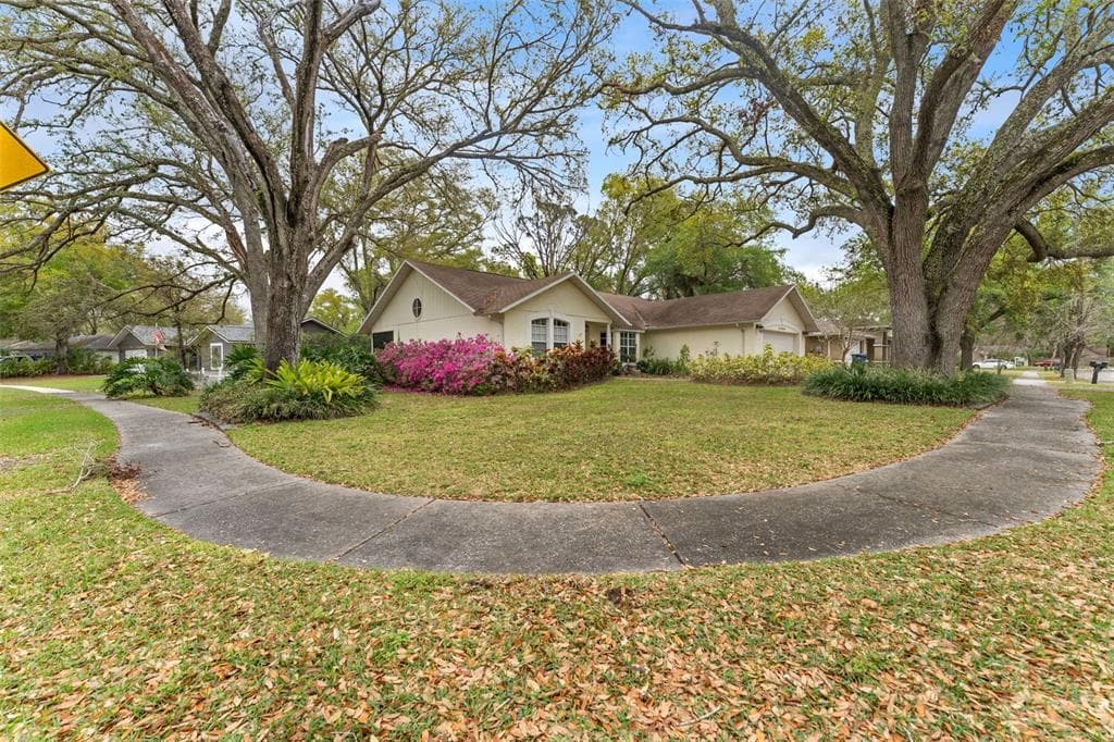 24049 LANDING DRIVE LUTZ, FL 33559