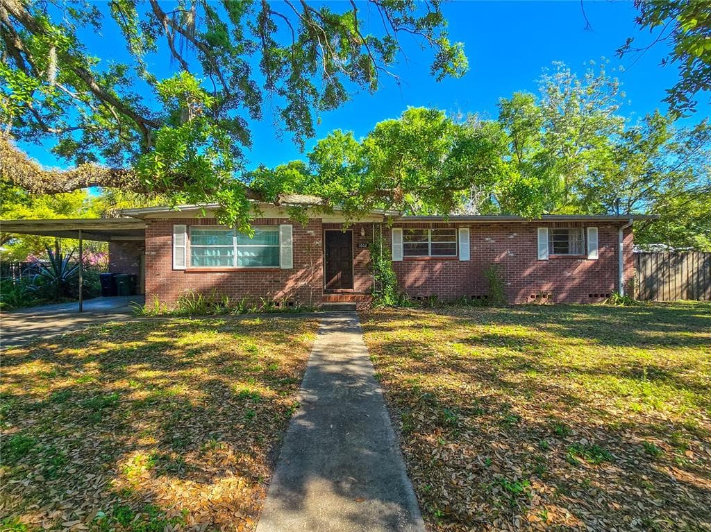 1602 E HENRY AVENUE TAMPA, FL 33610