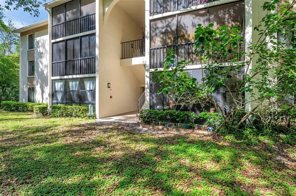 1398 SHADY PINE WAY UNIT H2 TARPON SPRINGS, FL 34688