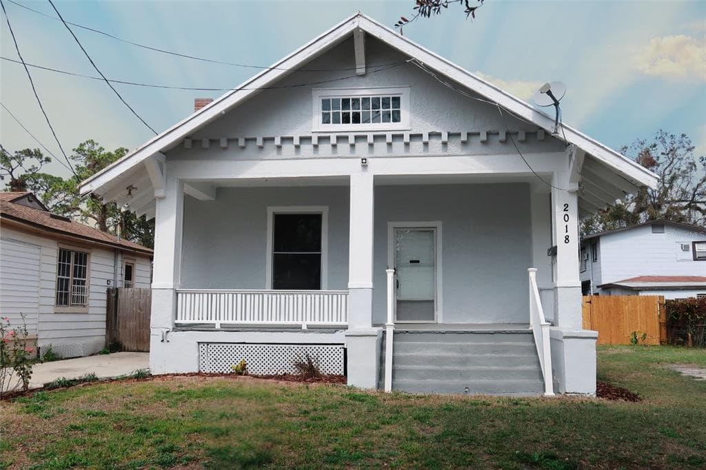 2018 ELMWOOD AVENUE TAMPA, FL 33605