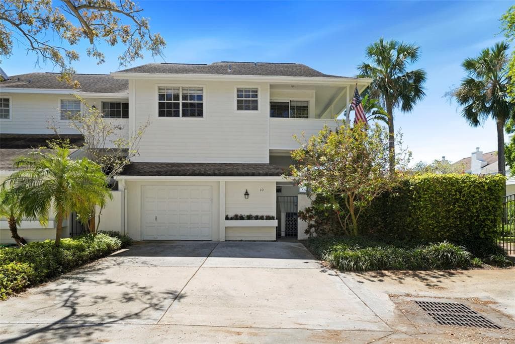 5203 BAYSHORE BOULEVARD UNIT 10 TAMPA, FL 33611