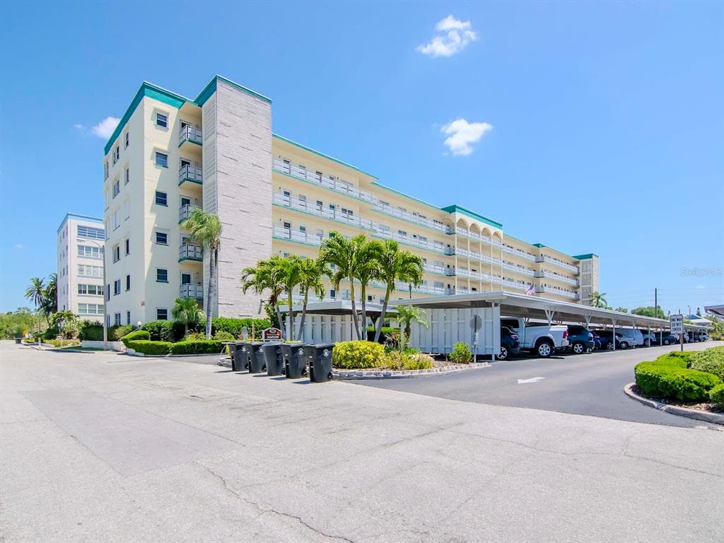 2960 59TH STREET S UNIT 102 GULFPORT, FL 33707