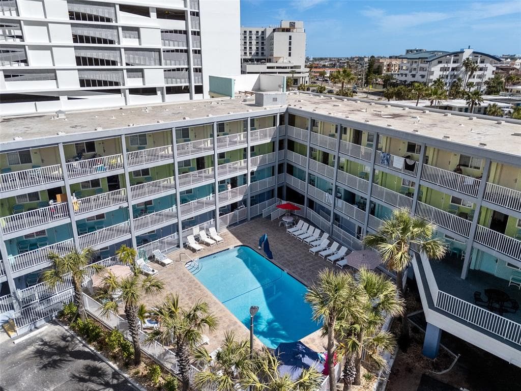445 S GULFVIEW BOULEVARD UNIT 313 CLEARWATER BEACH, FL 33767