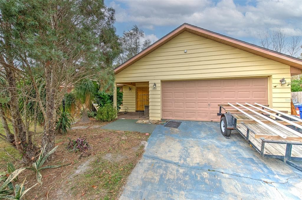 1617 CHEROKEE TRAIL VALRICO, FL 33594
