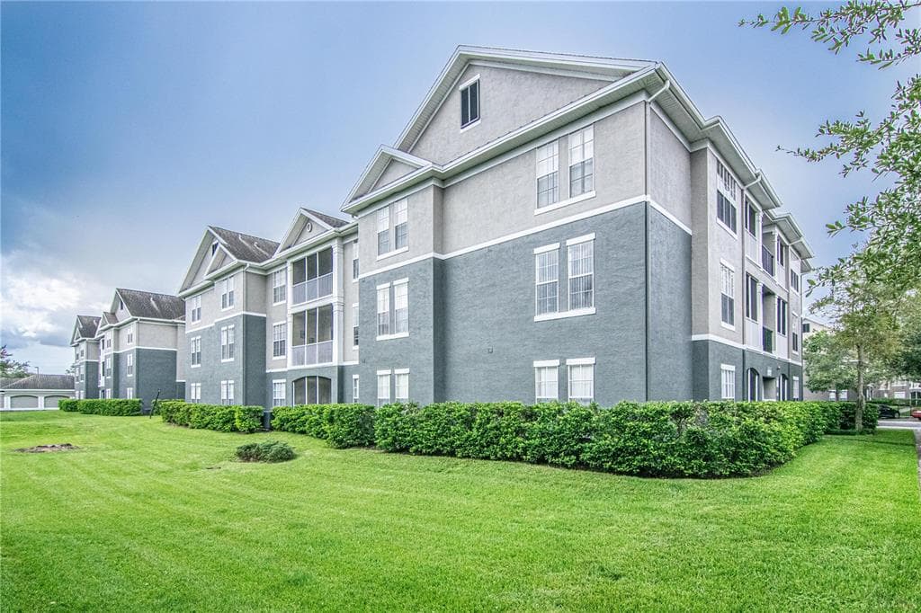 1304 HIGH HAMMOCK DRIVE UNIT 106 TAMPA, FL 33619