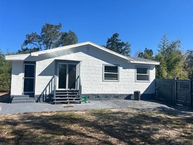 300 S HIGHLAND AVENUE TARPON SPRINGS, FL 34689