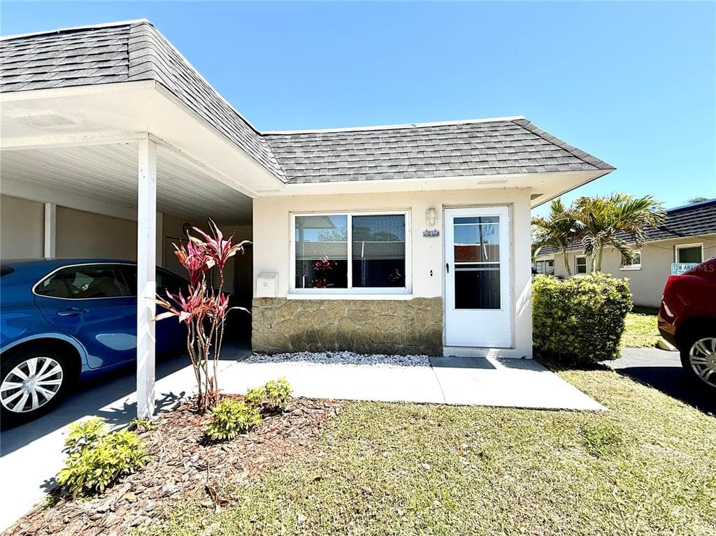 237 PORTREE DRIVE DUNEDIN, FL 34698