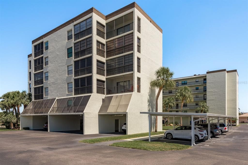 9860 62ND TERRACE N UNIT 1051 ST PETERSBURG, FL 33708