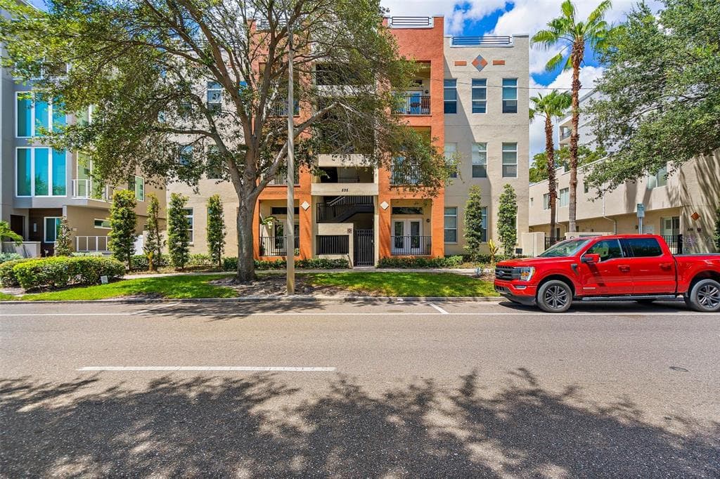 535 4TH AVENUE S UNIT 3 ST PETERSBURG, FL 33701