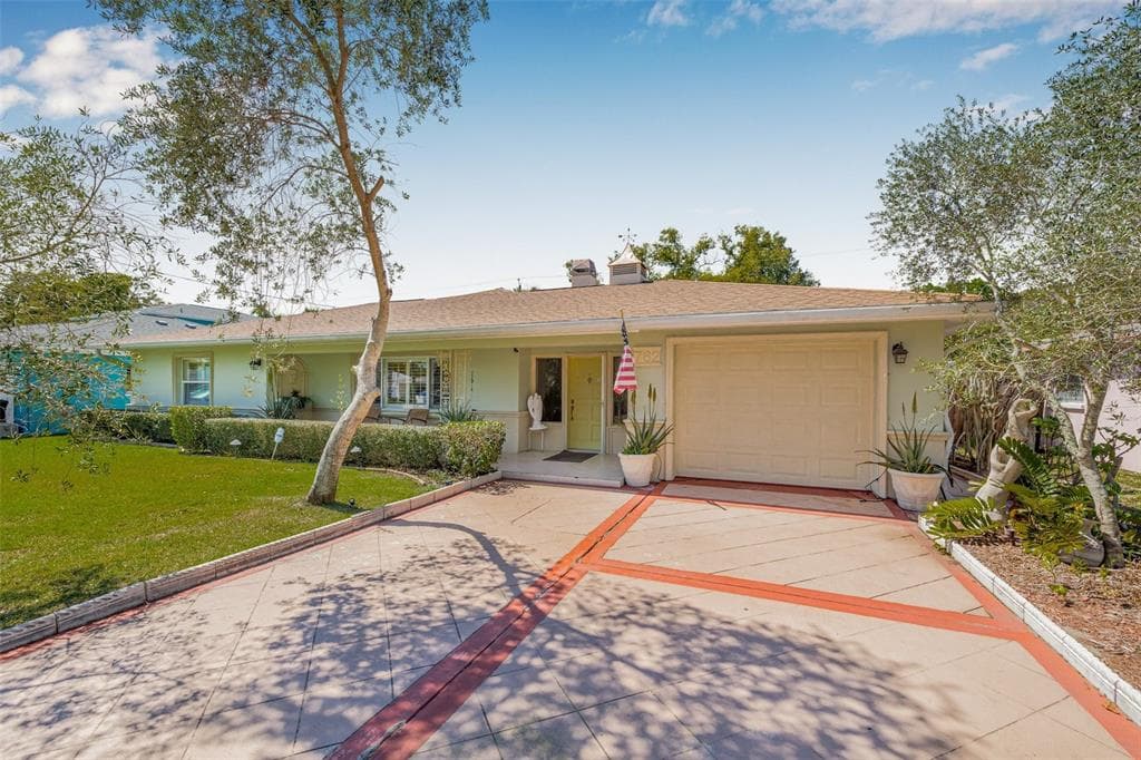 762 MARJON AVENUE DUNEDIN, FL 34698