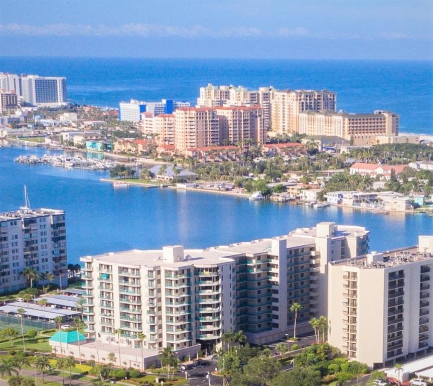 670 ISLAND WAY UNIT 806 CLEARWATER BEACH, FL 33767