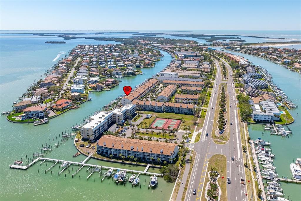 301 MADEIRA CIRCLE TIERRA VERDE, FL 33715