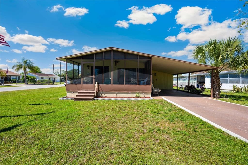 6233 OHIO STREET ZEPHYRHILLS, FL 33542