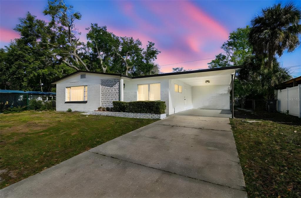 8003 W POWHATAN AVENUE TAMPA, FL 33615