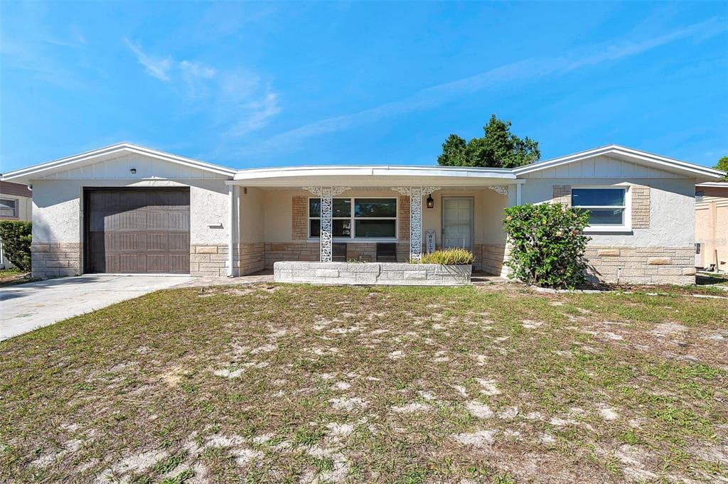 5213 SKYLAND DRIVE HOLIDAY, FL 34690