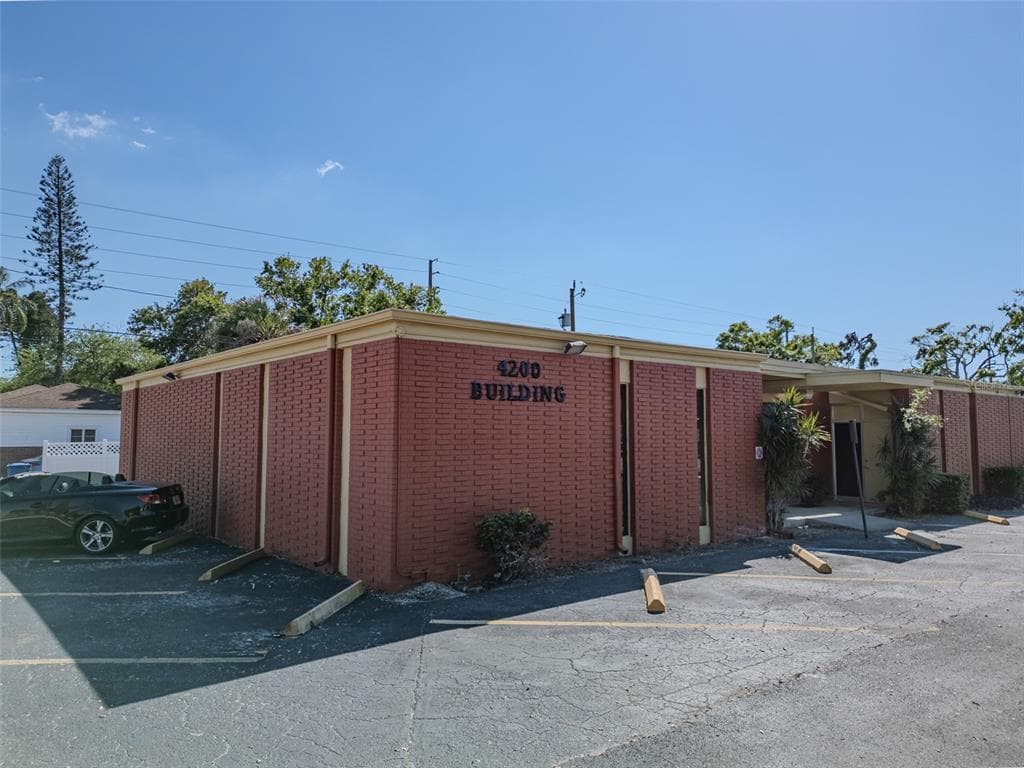 4200 CENTRAL AVENUE S ST PETERSBURG, FL 33711