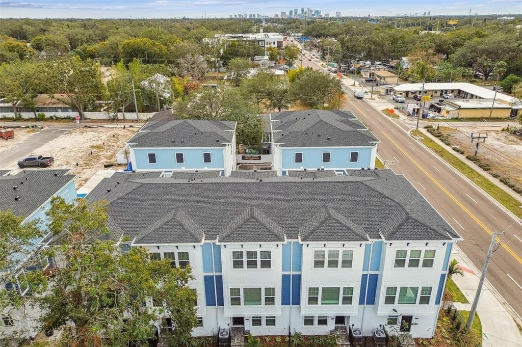 6605 N NEBRASKA AVENUE UNIT 30 TAMPA, FL 33604