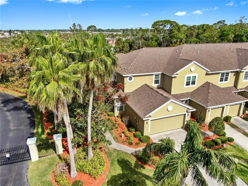 11114 KAPOK GRAND CIRCLE