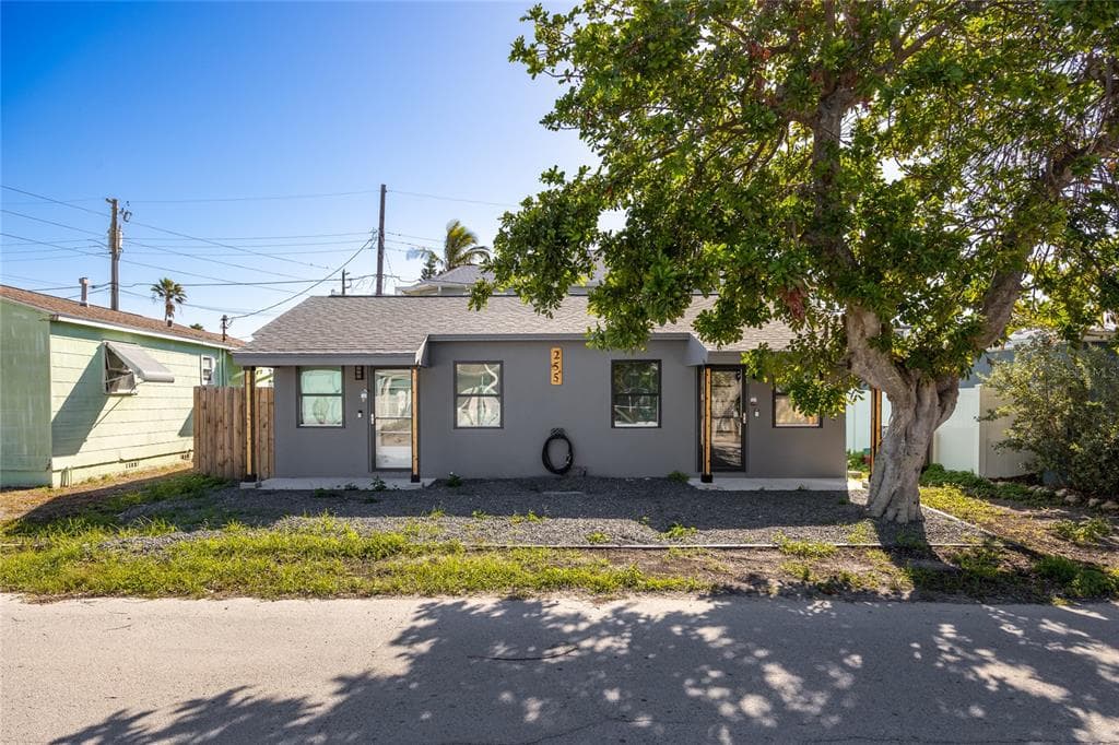 255 146TH AVE E MADEIRA BEACH, FL 33708