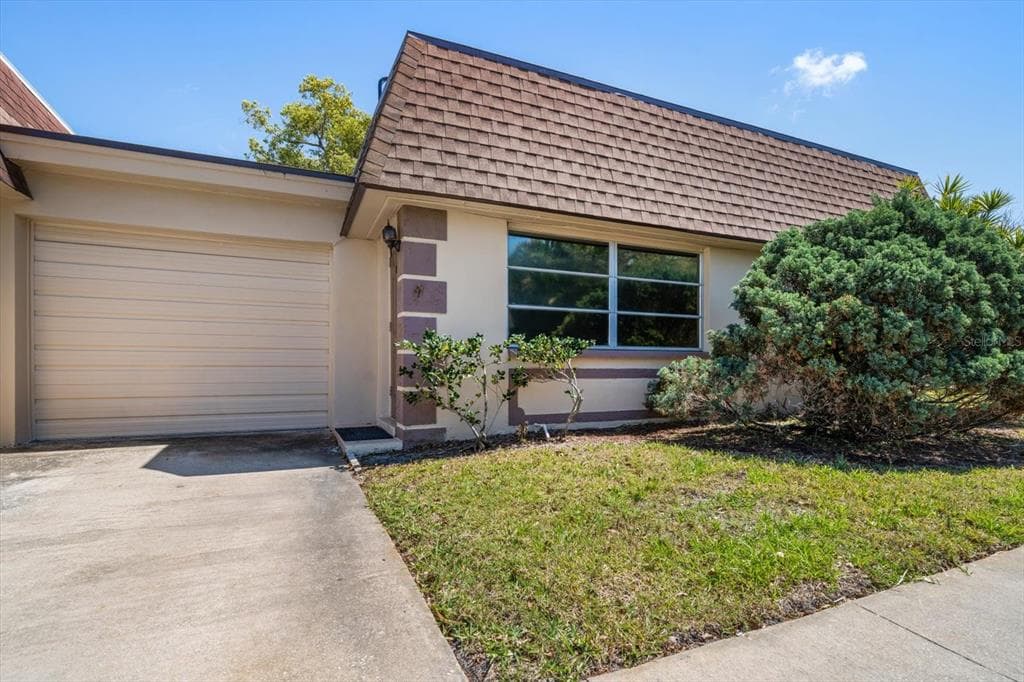 8445 CALAIS N PINELLAS PARK, FL 33781