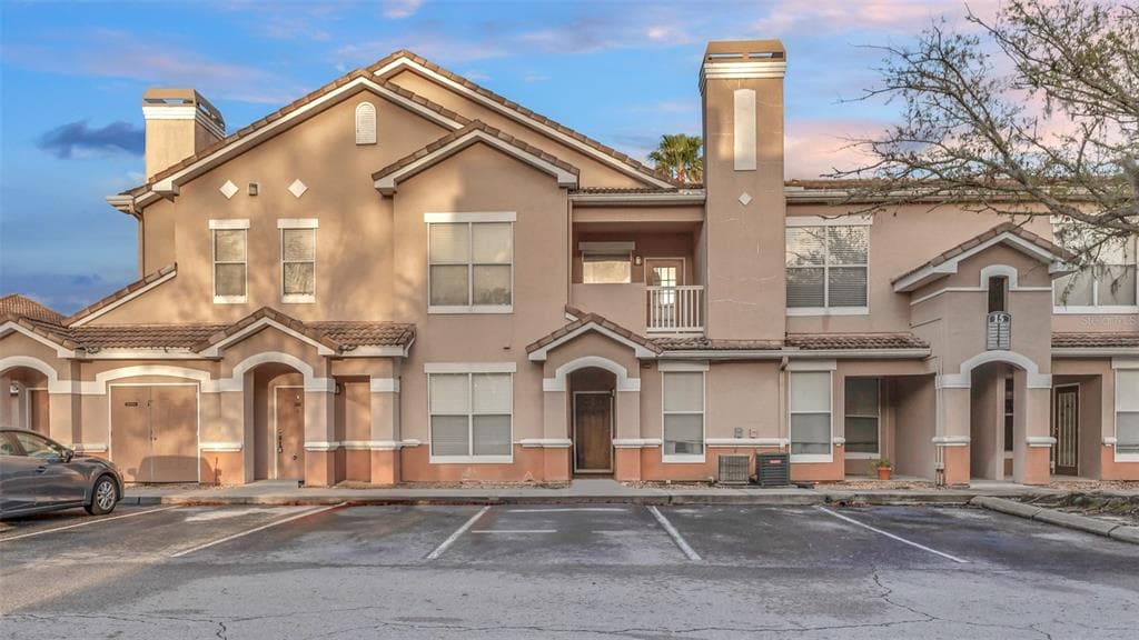 18023 VILLA CREEK DRIVE UNIT 18023 TAMPA, FL 33647