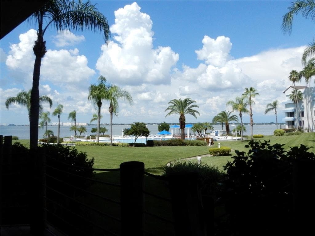 5277 ISLA KEY BOULEVARD UNIT 124 ST PETERSBURG, FL 33715