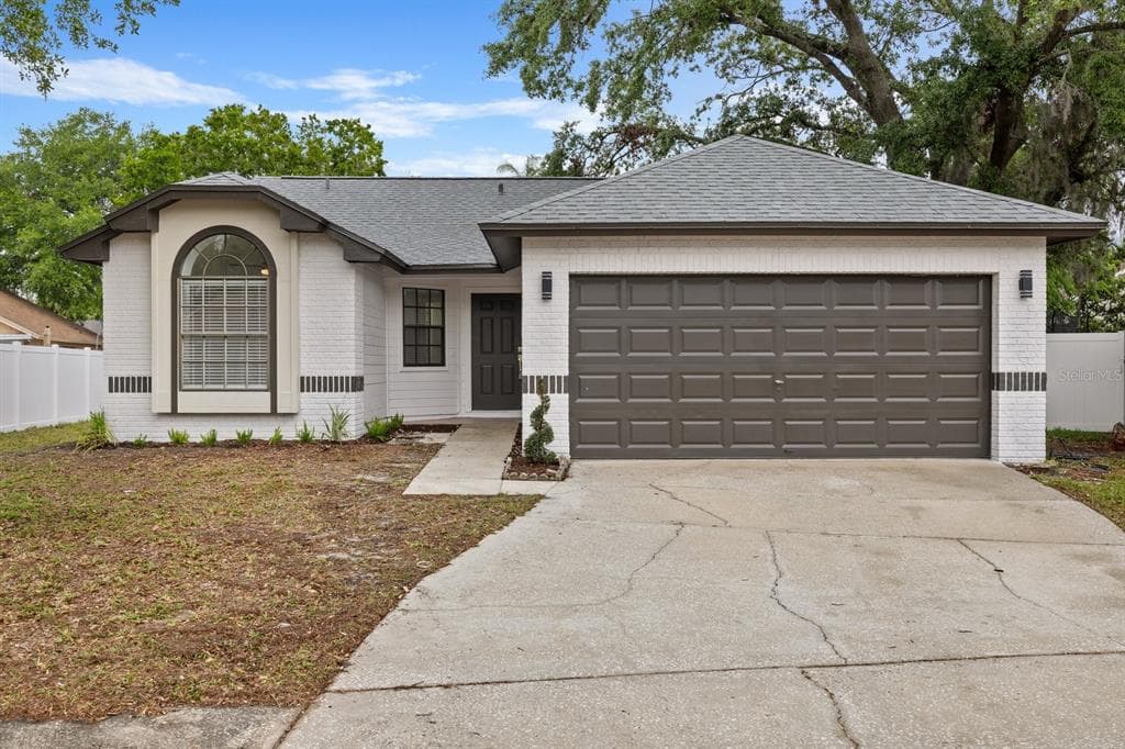 5483 FRIARSWAY DRIVE TAMPA, FL 33624