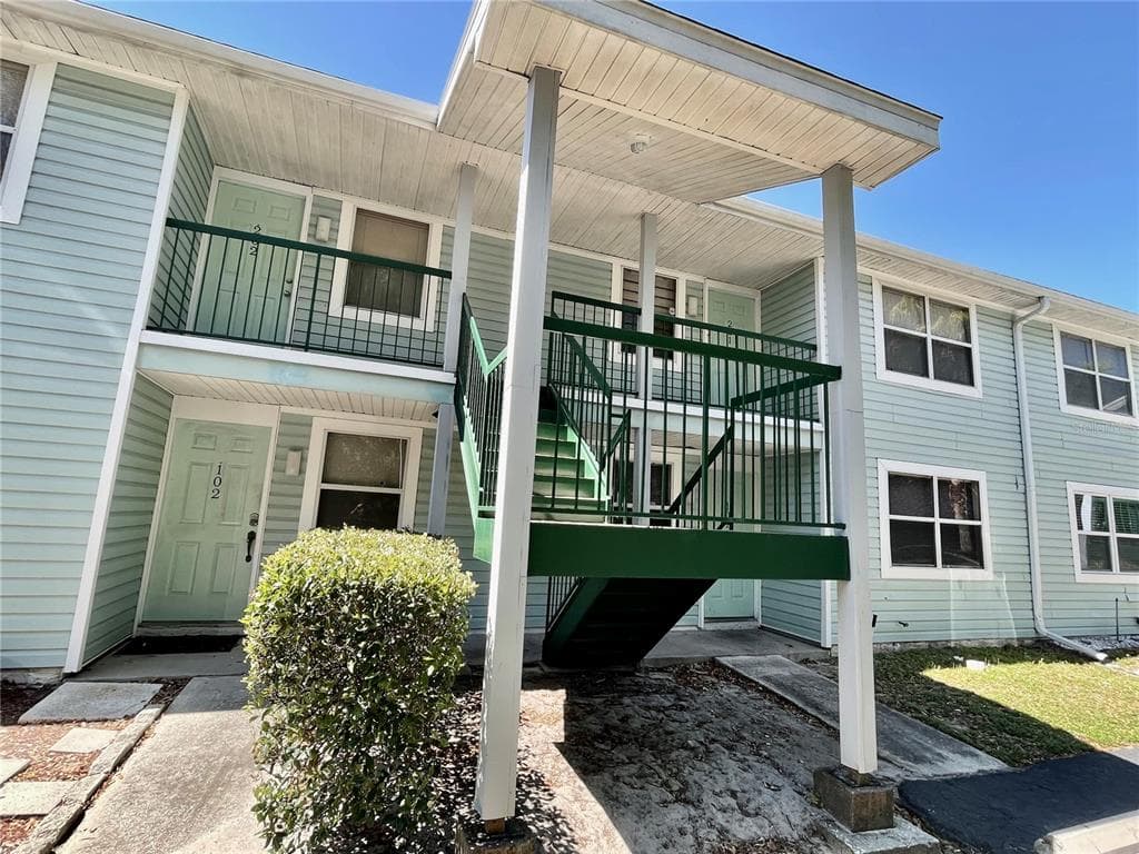 5022 TERRACE PALMS CIRCLE UNIT 101 TAMPA, FL 33617