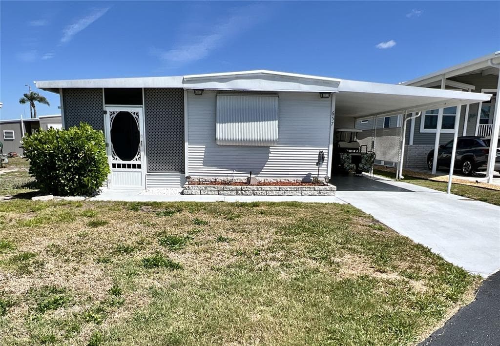 657 MOUNT NEW CASTLE AVENUE NE UNIT 671 ST PETERSBURG, FL 33702