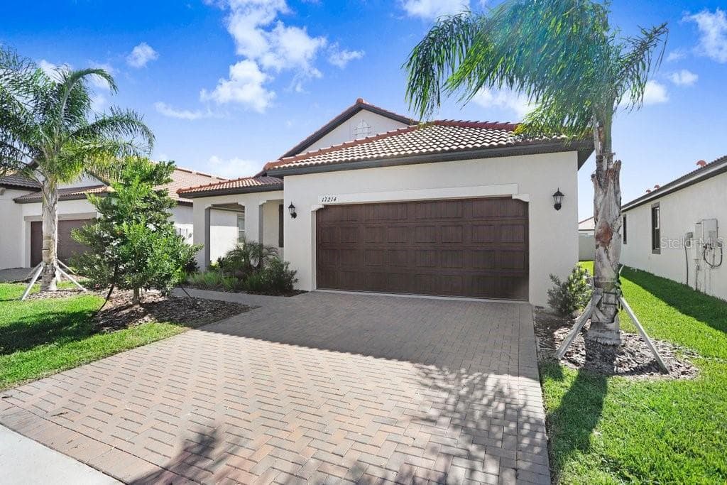 17214 STAR BANKS STREET WIMAUMA, FL 33598
