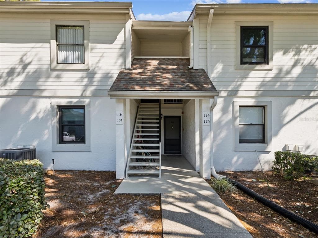 114 MEADOW LANE UNIT 114 OLDSMAR, FL 34677