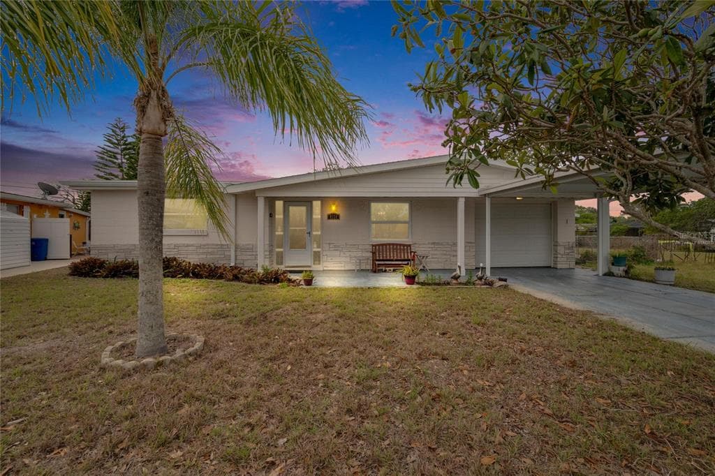 4950 LEMONWOOD LOOP HOLIDAY, FL 34690