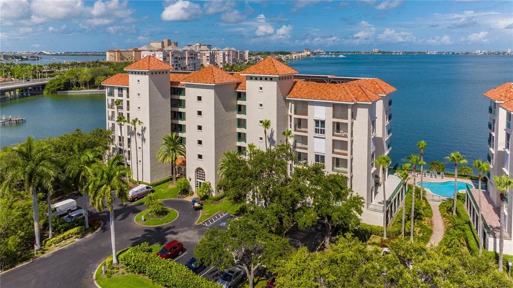 4830 OSPREY DRIVE S UNIT 606 ST PETERSBURG, FL 33711
